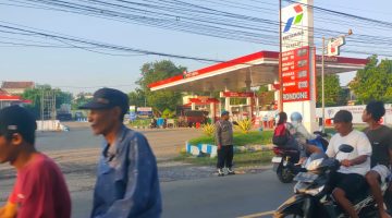 “Polsek brondong giat patroli pengaturan lalu lintas pagi untuk memberikan pelayanan keamanan terhadap masyarakat “