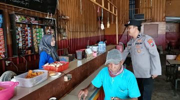 “Polsek brondong Gelar patroli kota presisi, kegiatan memberikan himbauan kepada masyarakat agar selalu menjaga harkamtibmas di wilayah brondong”
