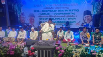 “Kapolsek karangbinangun menghadiri kegiatan sedekah bumi di desa sambo pinggir dalam rangka Ngaji bareng”