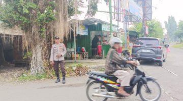 “Pastikan wilayah kondusif, Polsek bluluk giat Commander wish pagi”