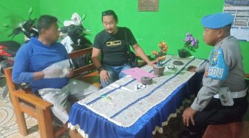 Polsek bluluk tanggap cepat memberikan pelayanan kepada warga, terkait laporan pengaduan masyarakat melalui 110 terkait penjualan miras 