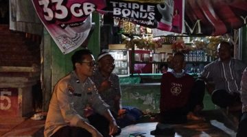 Polsek Sukorame gelar kegiatan cangkrukan kamtibmas untuk memberikan pesan kamtibmas kepada warga. 