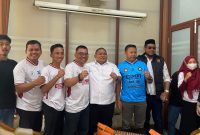 FOTO BERSAMA-Ketua DPRD Demak, H. Zayinul Fata, SE (tengah baju putih) foto bersama Ketua panitia, Sunarto, Sekretaris panitia, M. Abdul Latif dan Panitia, saat acara. (Foto Ist)