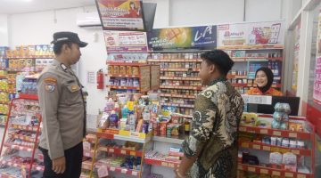 Polsek Kedungpring gelar patroli obyek vital untuk memberikan pelayanan rasa aman dan nyaman terhadap masyarakat. 