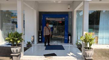 Polsek Sambeng, berhasil memberikan rasa aman dan nyaman terhadap masyarakat, dengan patroli ke tempat obyek vital.