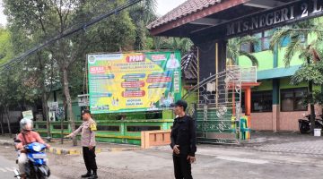 Polsek glagah polres lamongan gelar patroli lalu lintas pagi untuk memberikan kemudahan pelayanan terhadap masyarakat.